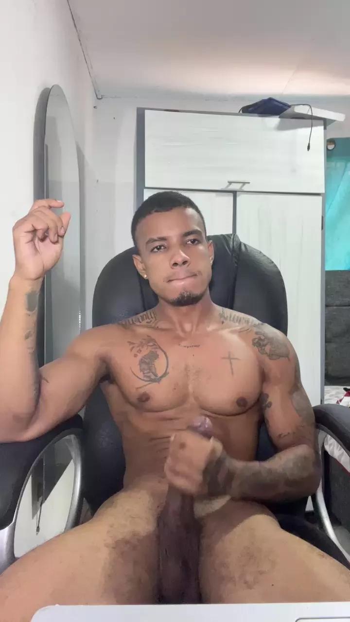 Chris_fendi on Cam4 