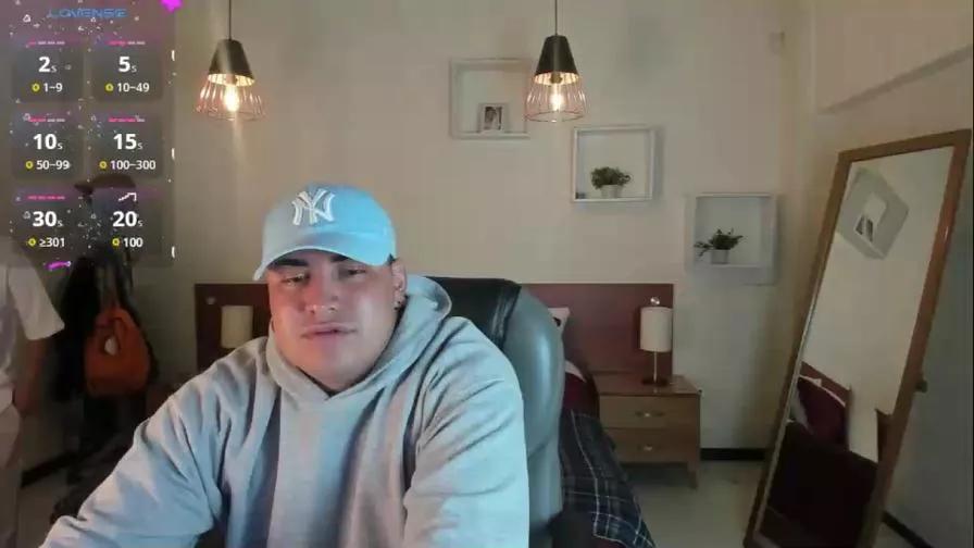 Cloe_n_Billy on Cam4 