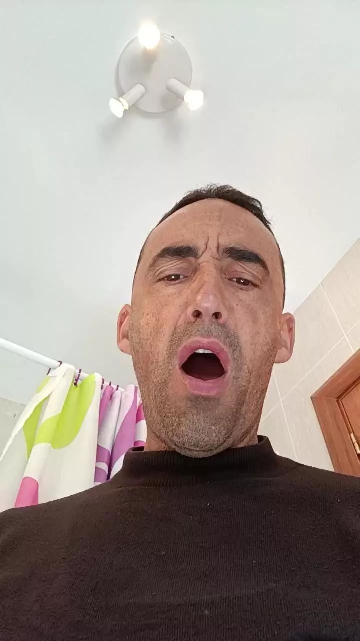 comilon77 on Cam4 