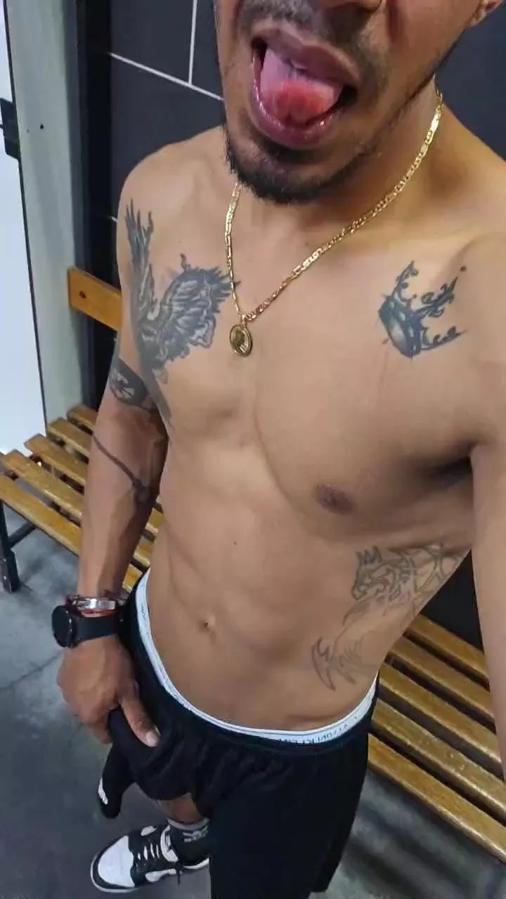 Offline crisphoenix_xxx on Cam4