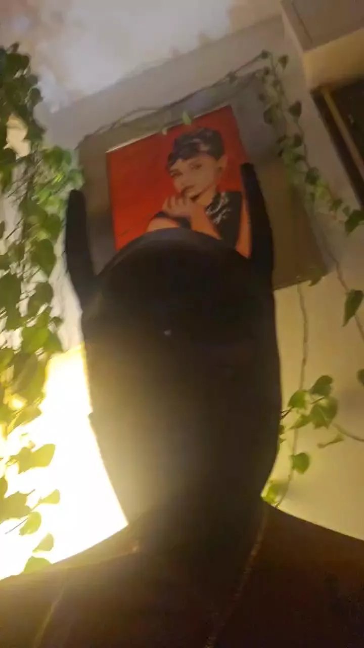 Offline crisphoenix_xxx on Cam4