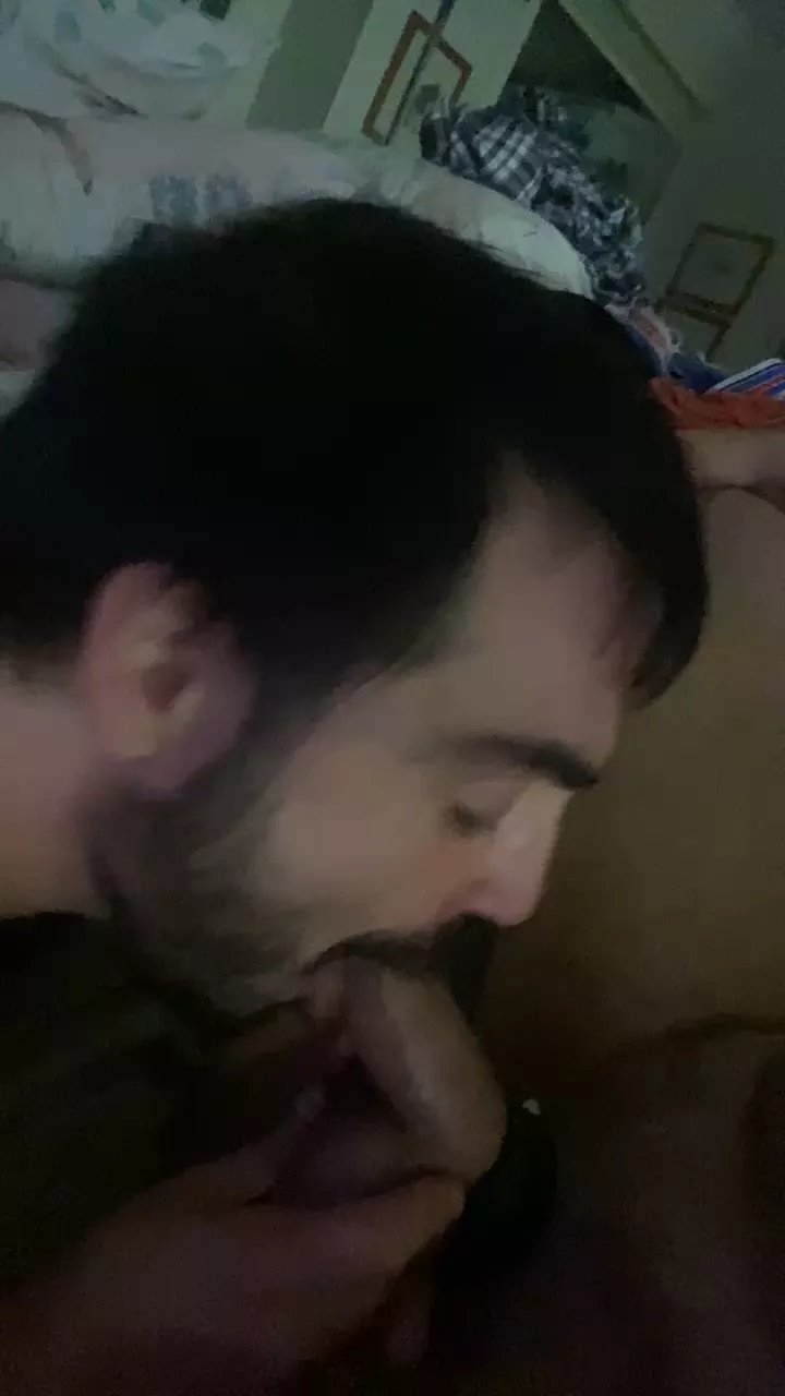 Offline daddybearmadri5 on Cam4