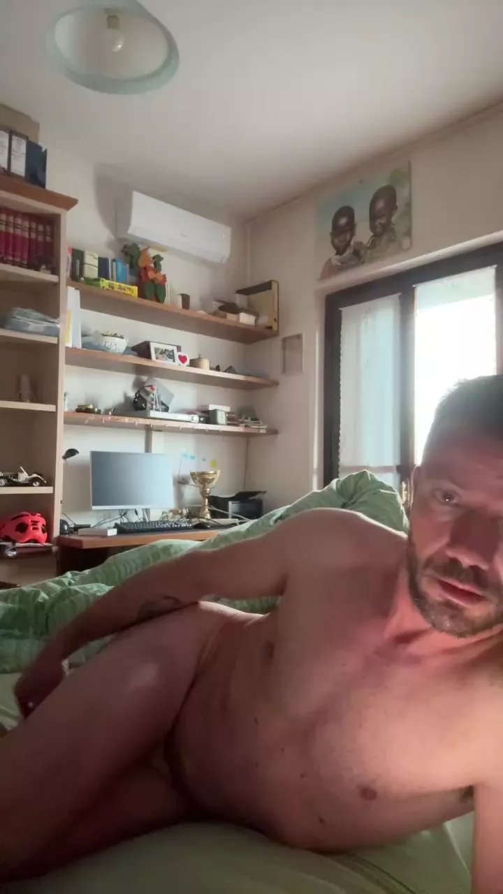 Offline dandy3 on Cam4