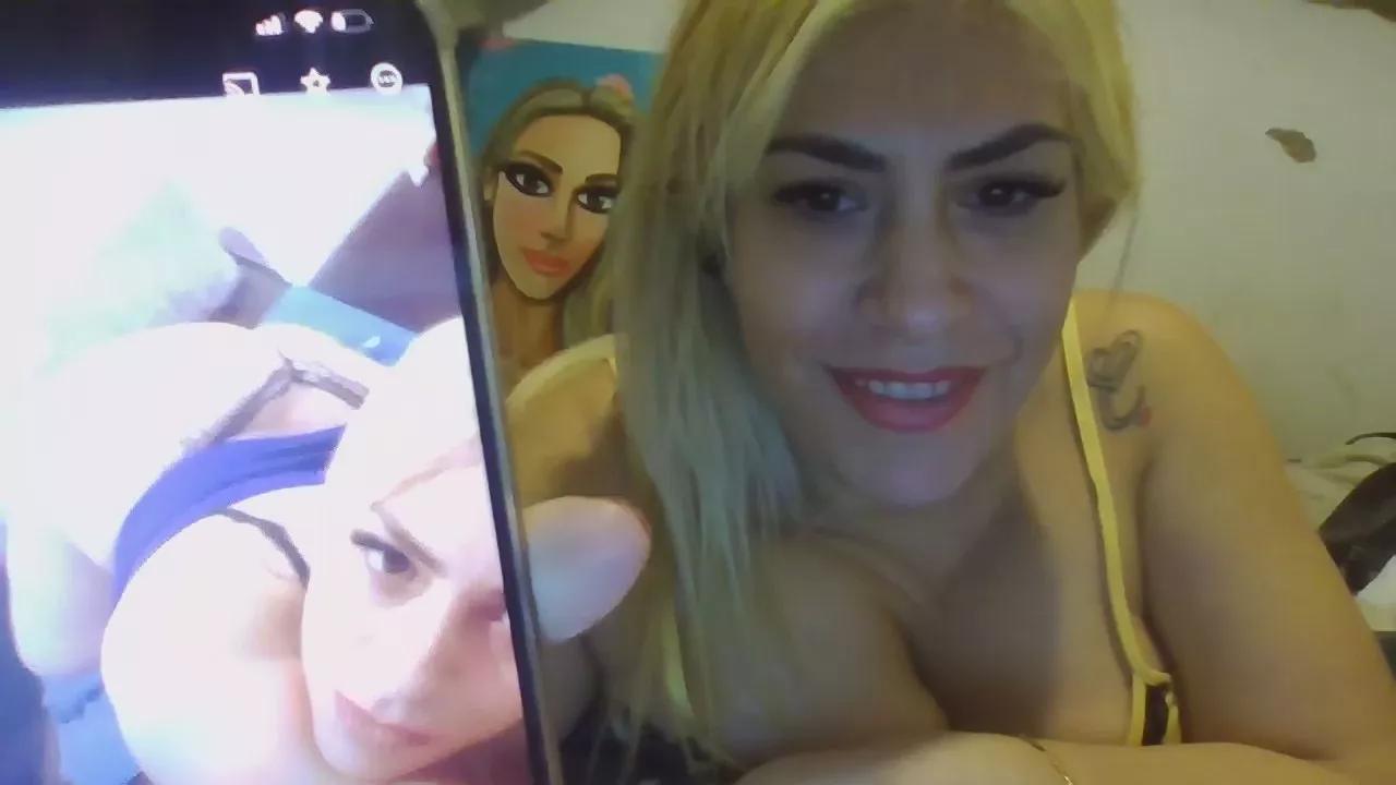 Daniela_Blond on Cam4 