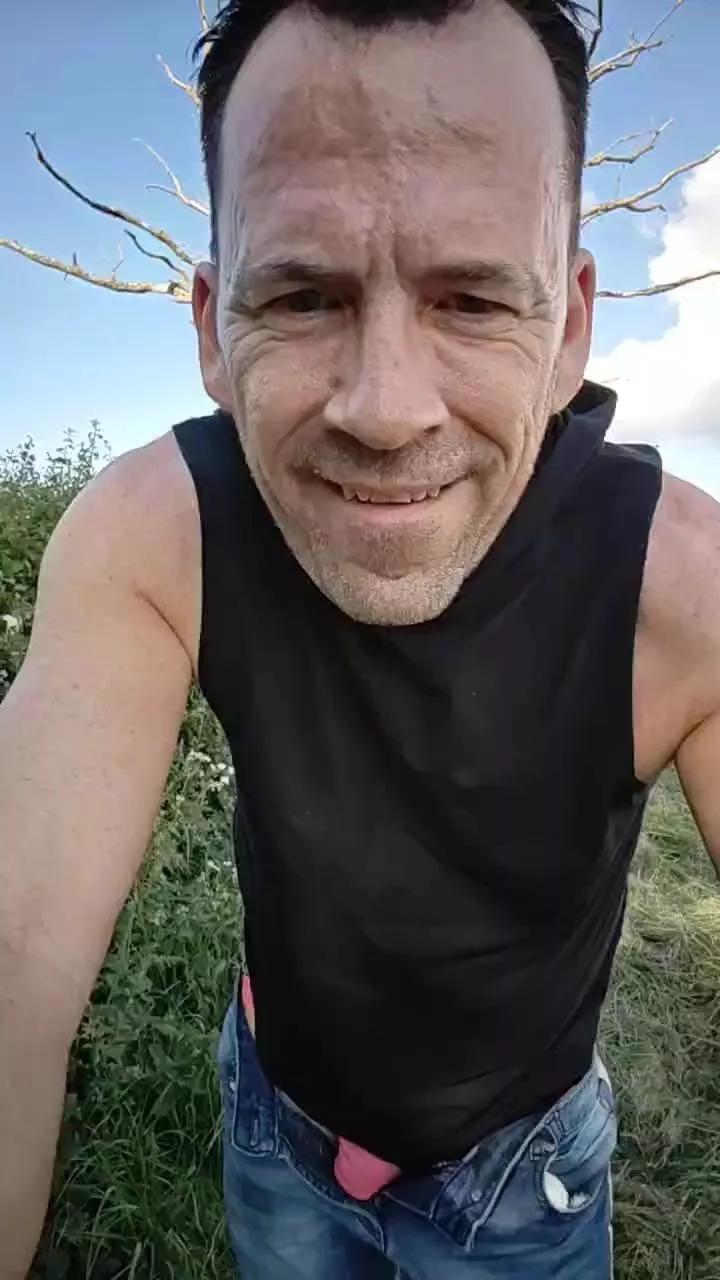 dave_naked on Cam4 