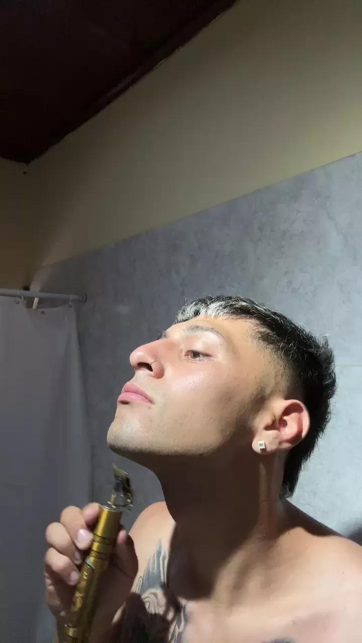 Demoniojoaquinn on Cam4 
