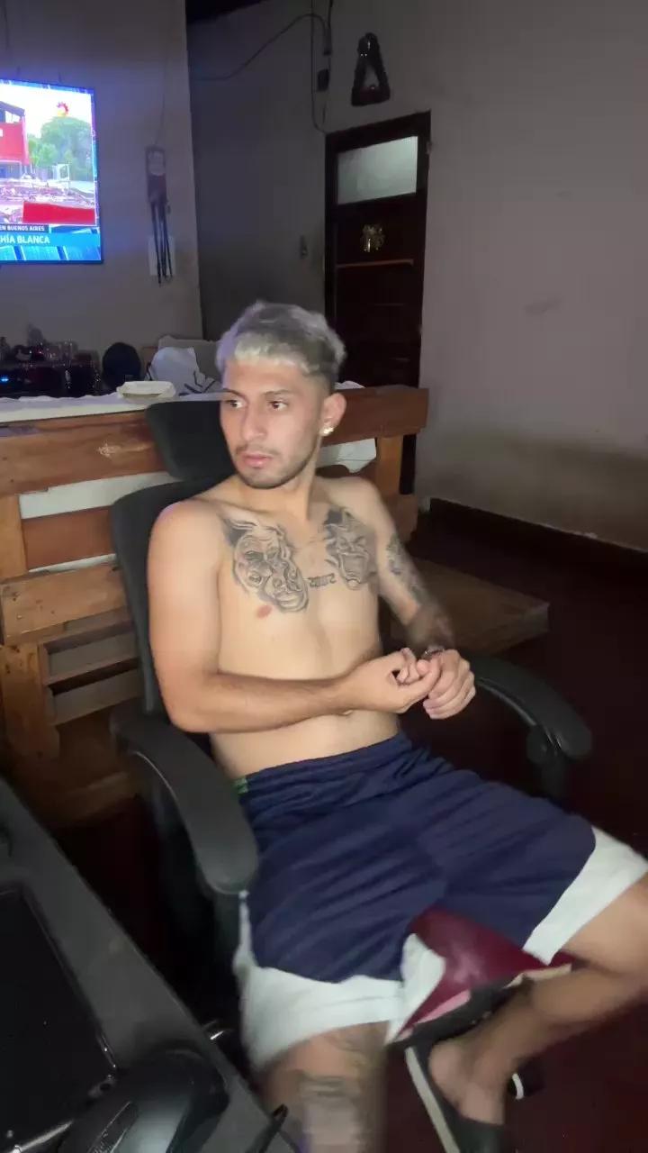 Demoniojoaquinn on Cam4 