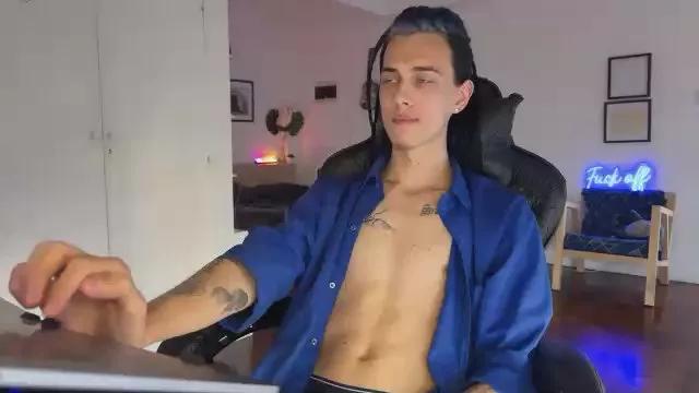 Den_DreaddX on Cam4 