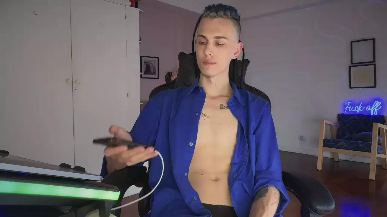 Den_DreaddX on Cam4 
