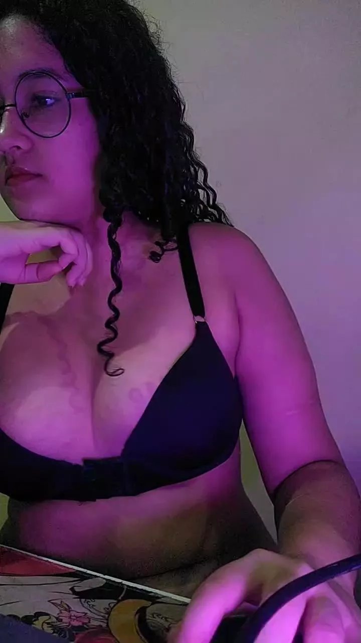 Offline Deusa_Aster on Cam4