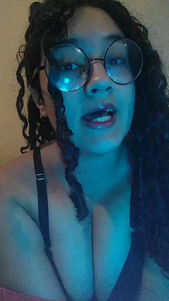 Offline Deusa_Aster on Cam4