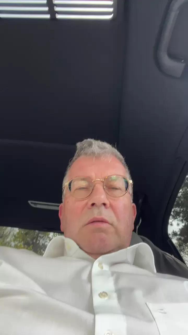 Dezslaaf on Cam4 