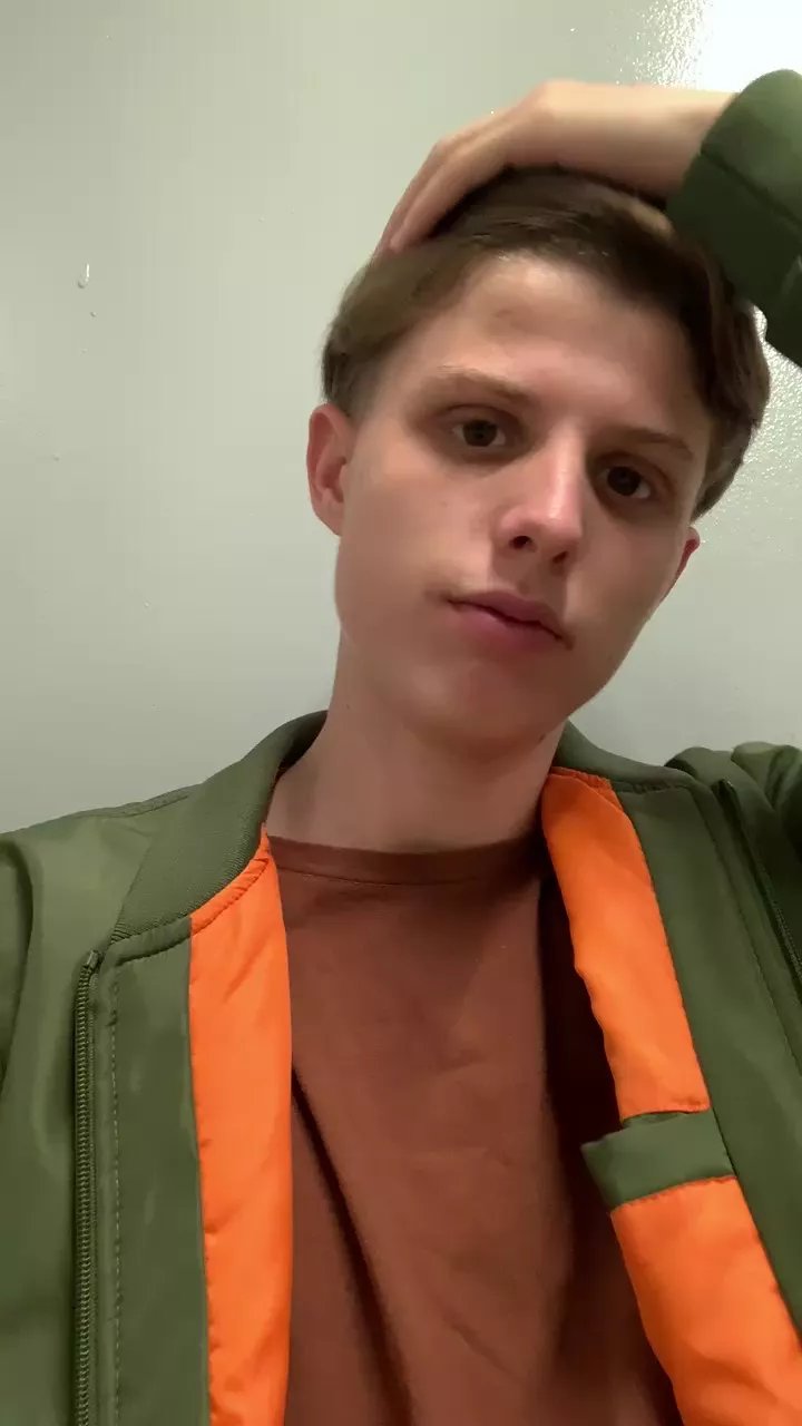 Offline DiegoLoirin on Cam4