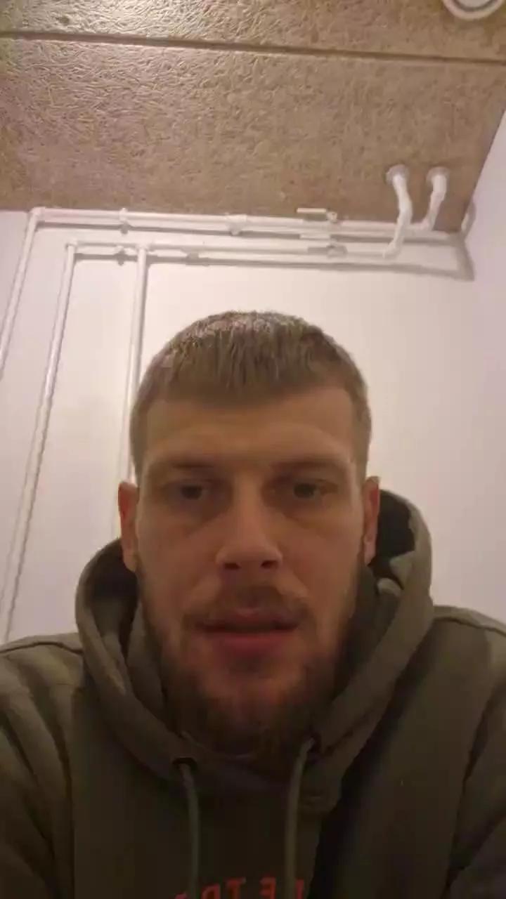 Dirtydick95 on Cam4 
