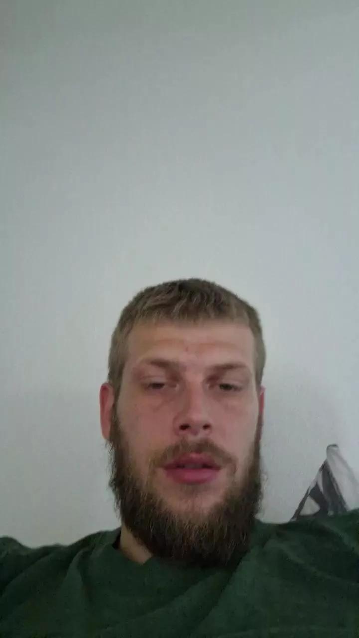 Dirtydick95 on Cam4 