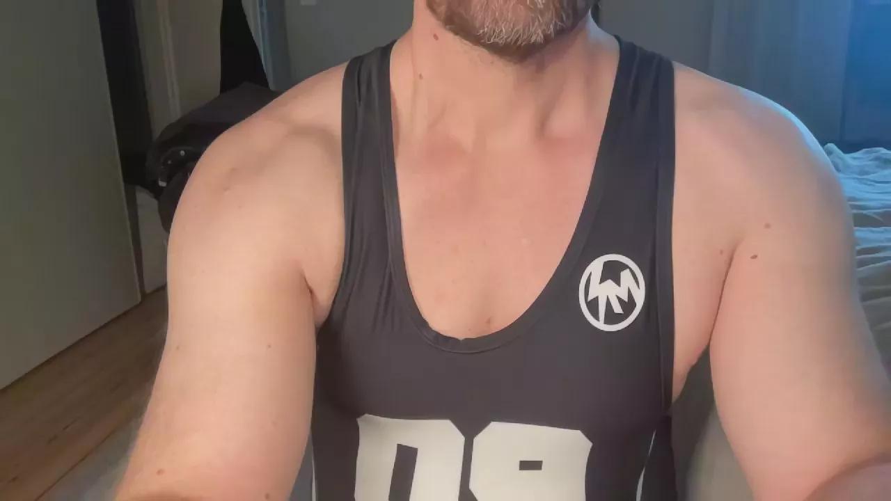 dude_bln09 on Cam4 
