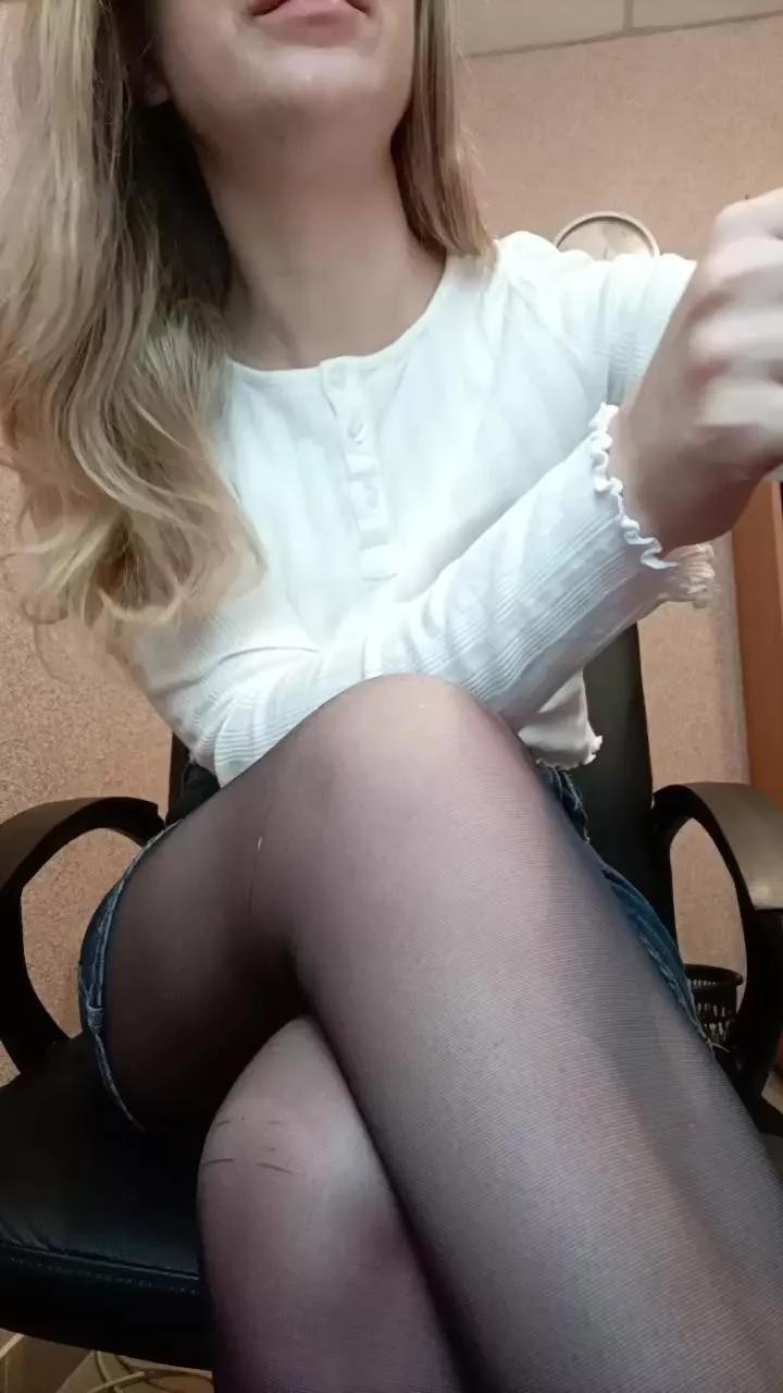 dzinblondi on Cam4 