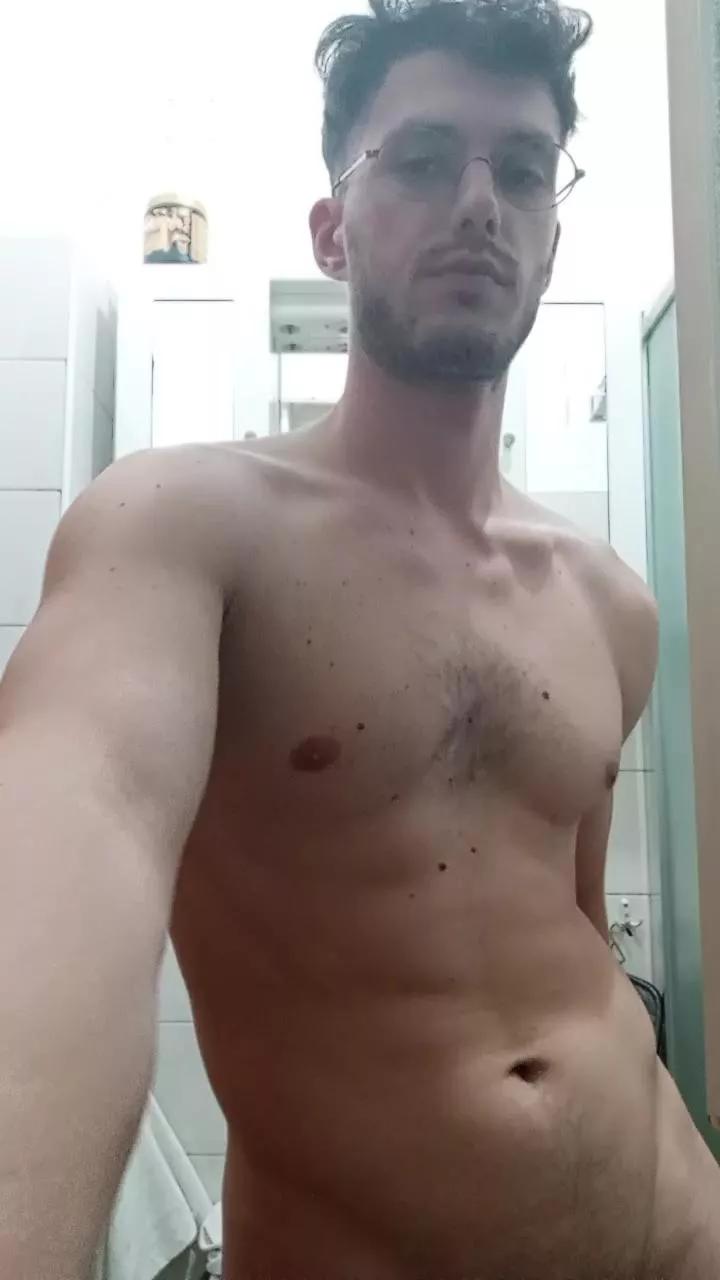 Ehiyo on Cam4 