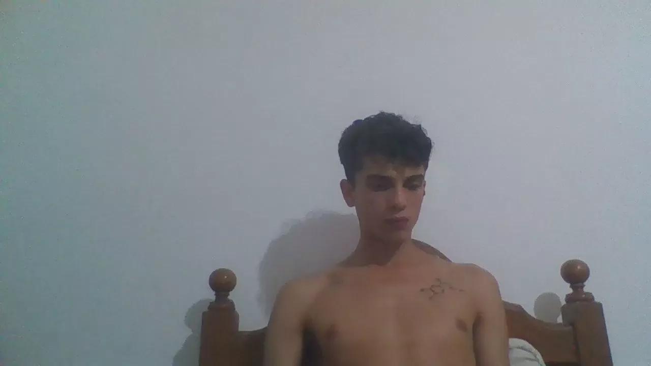 Elneneuru on Cam4 
