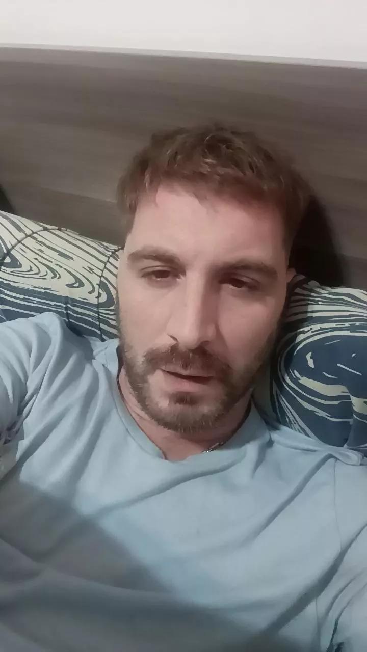 Elvillero85 on Cam4 
