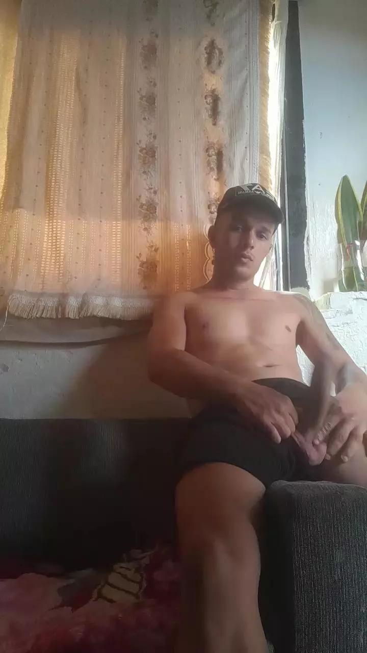 Emaa21c on Cam4 