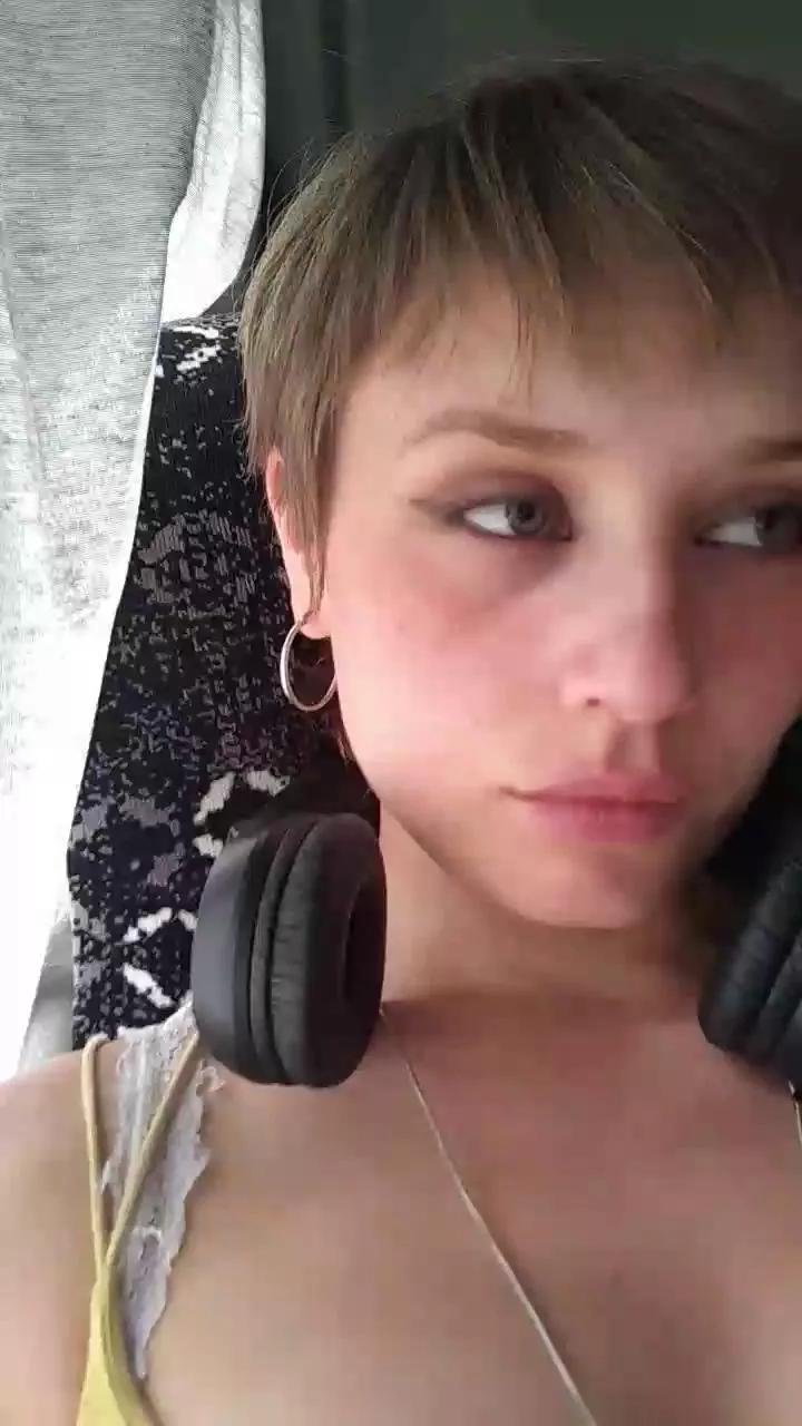 Emile99 on Cam4 