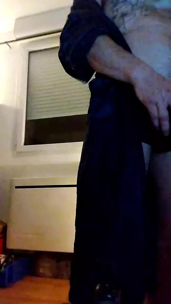 envie09 on Cam4 