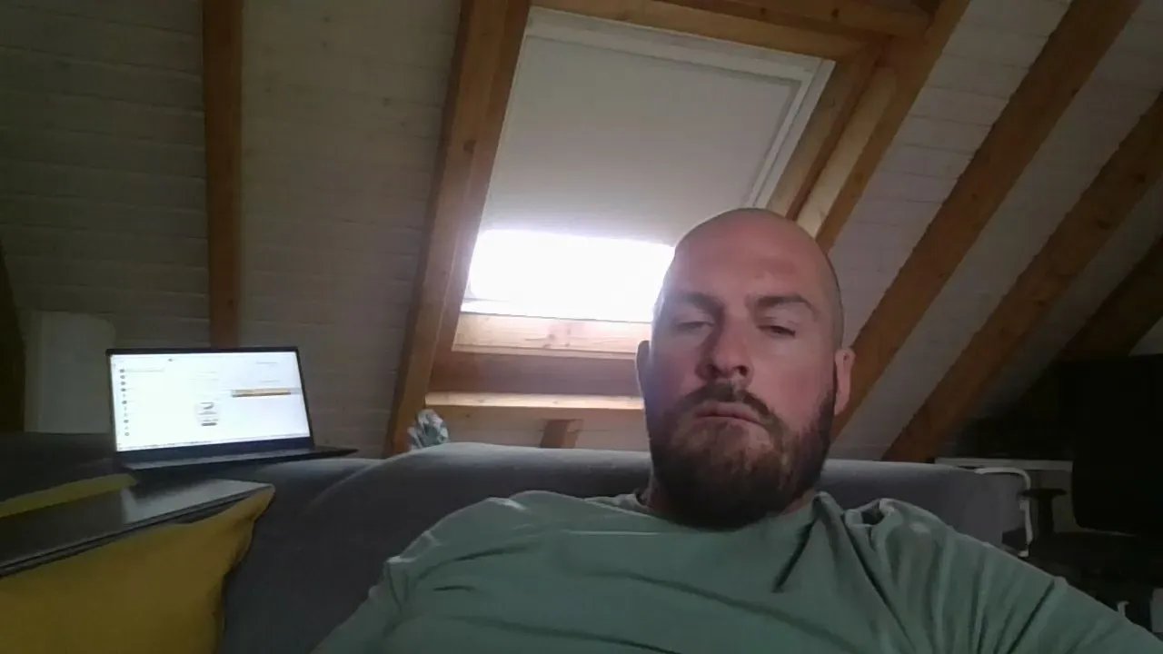 Offline eshot2punkt0 on Cam4