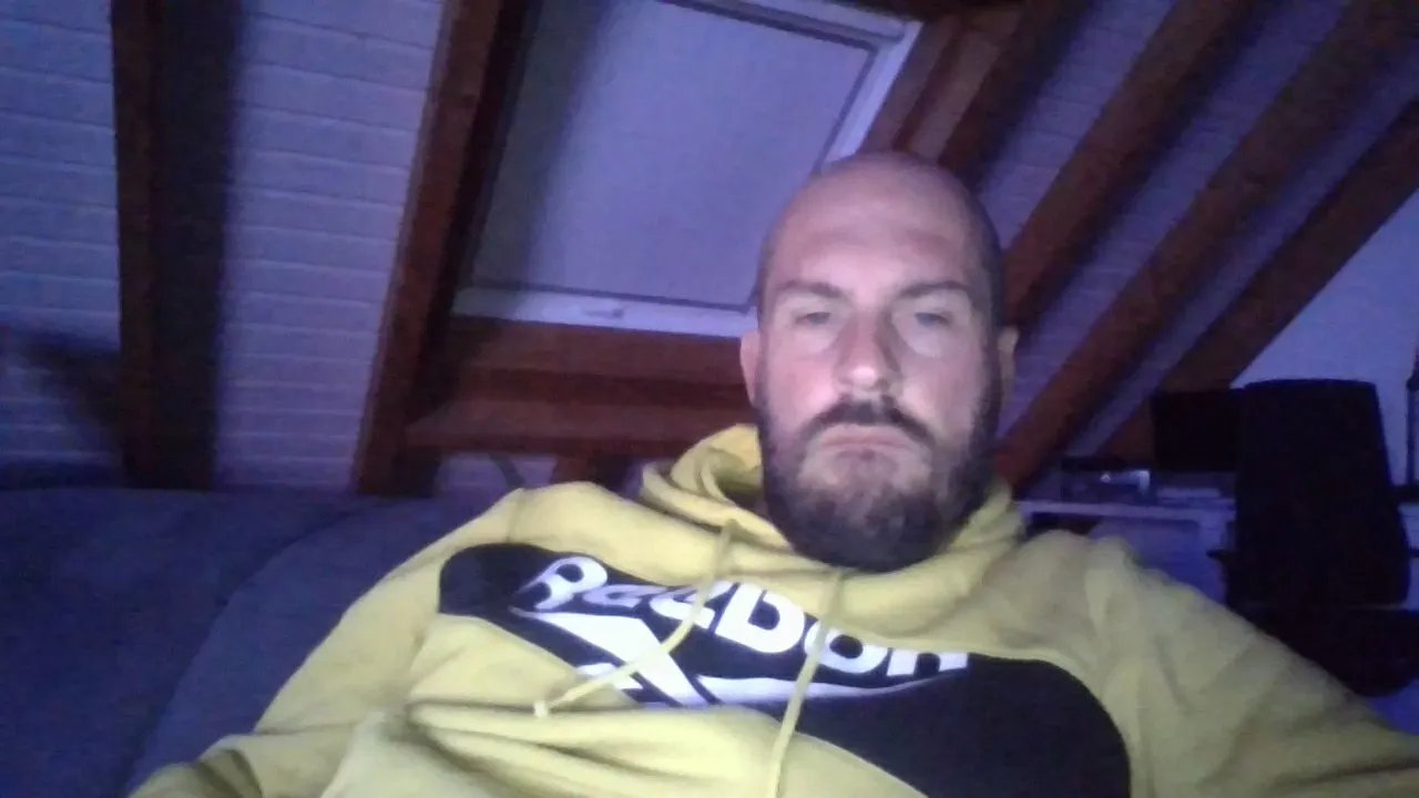 Offline eshot2punkt0 on Cam4