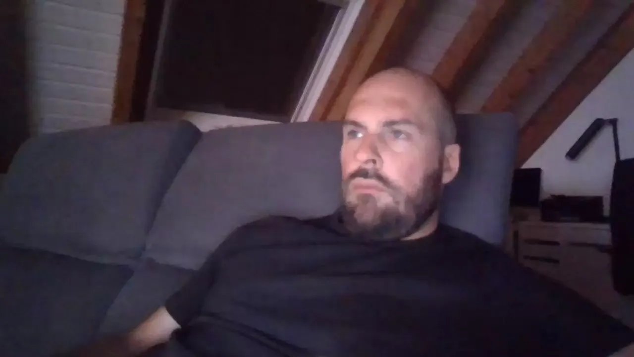 Offline eshot2punkt0 on Cam4