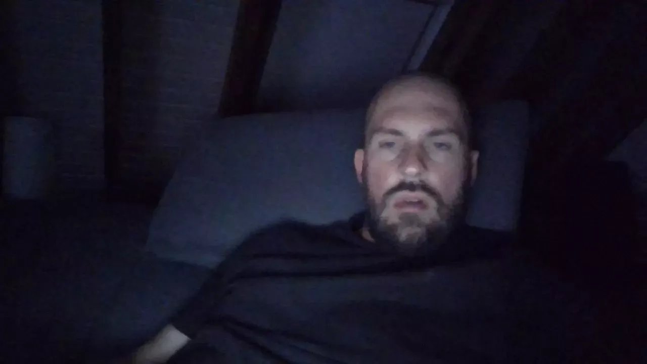 Offline eshot2punkt0 on Cam4