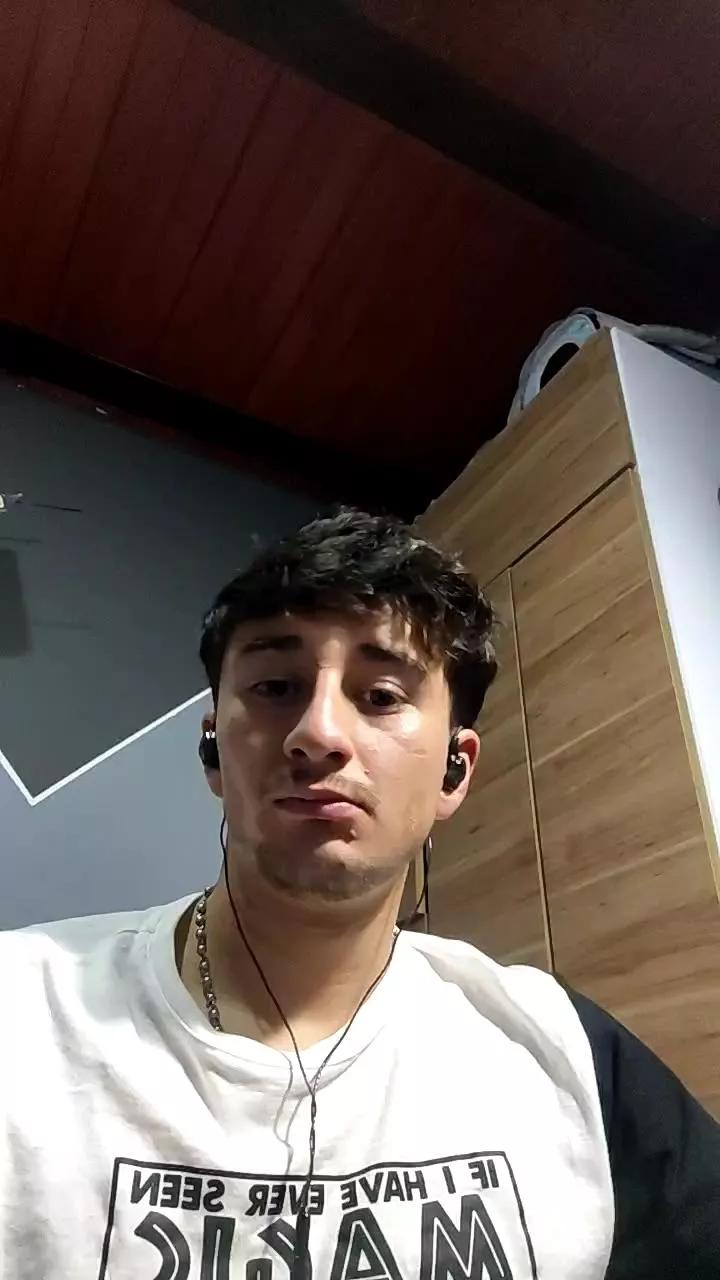 Esteban19PG on Cam4 