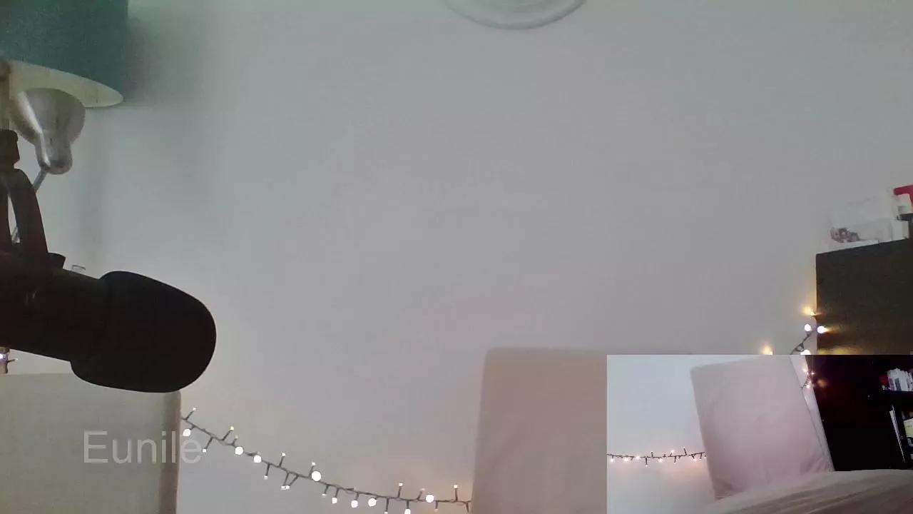 eunile on Cam4 