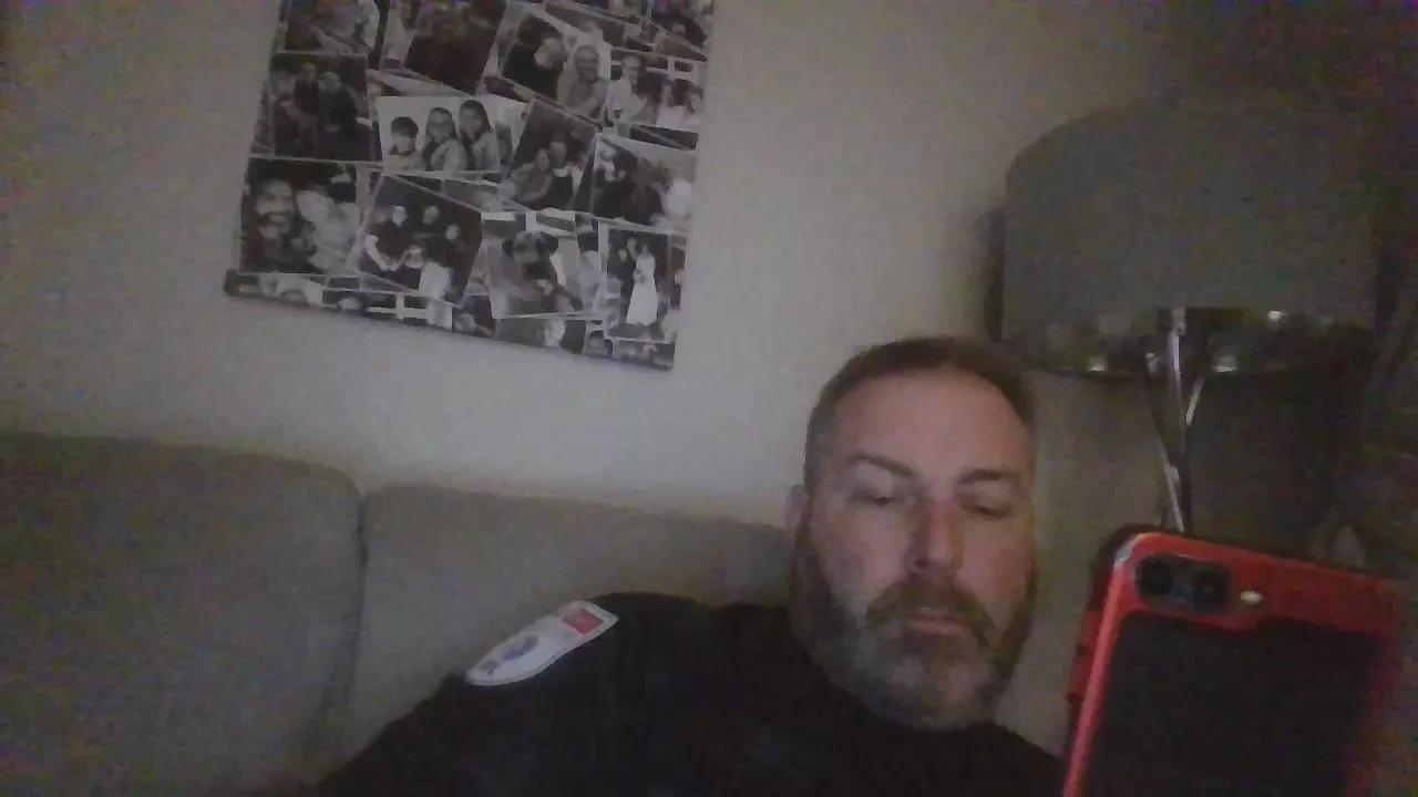 Feature_me on Cam4 