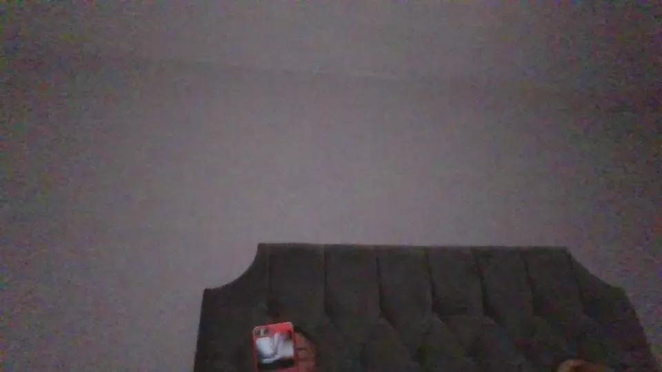 Feature_me on Cam4 