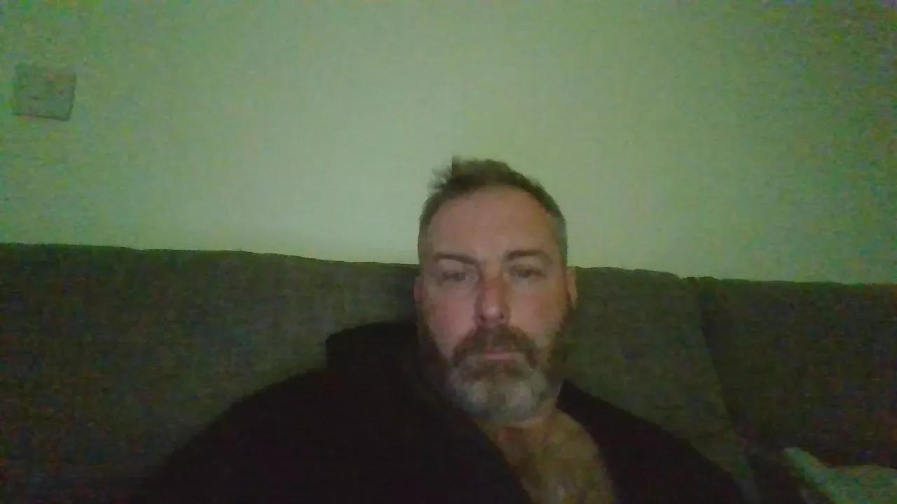 Feature_me on Cam4 