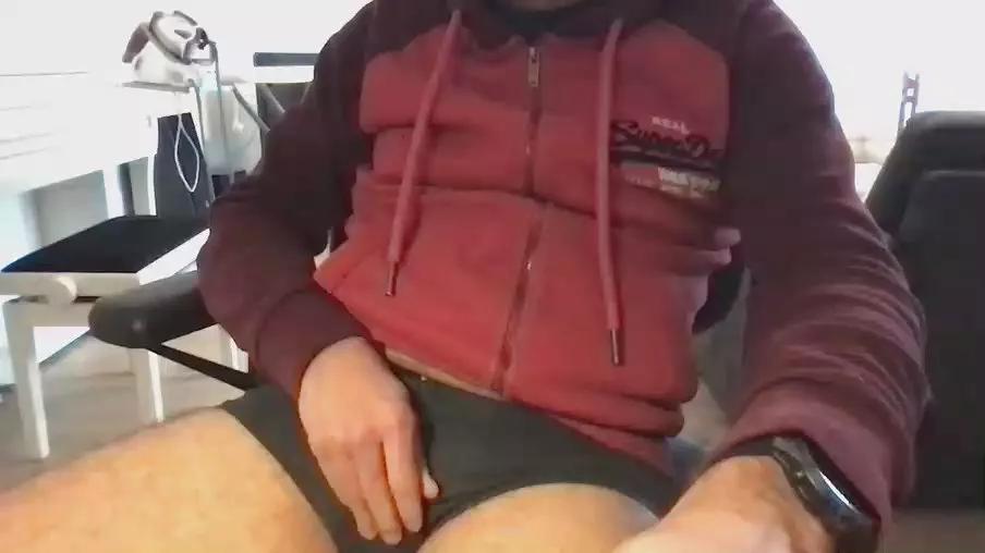 Ferrouz on Cam4 