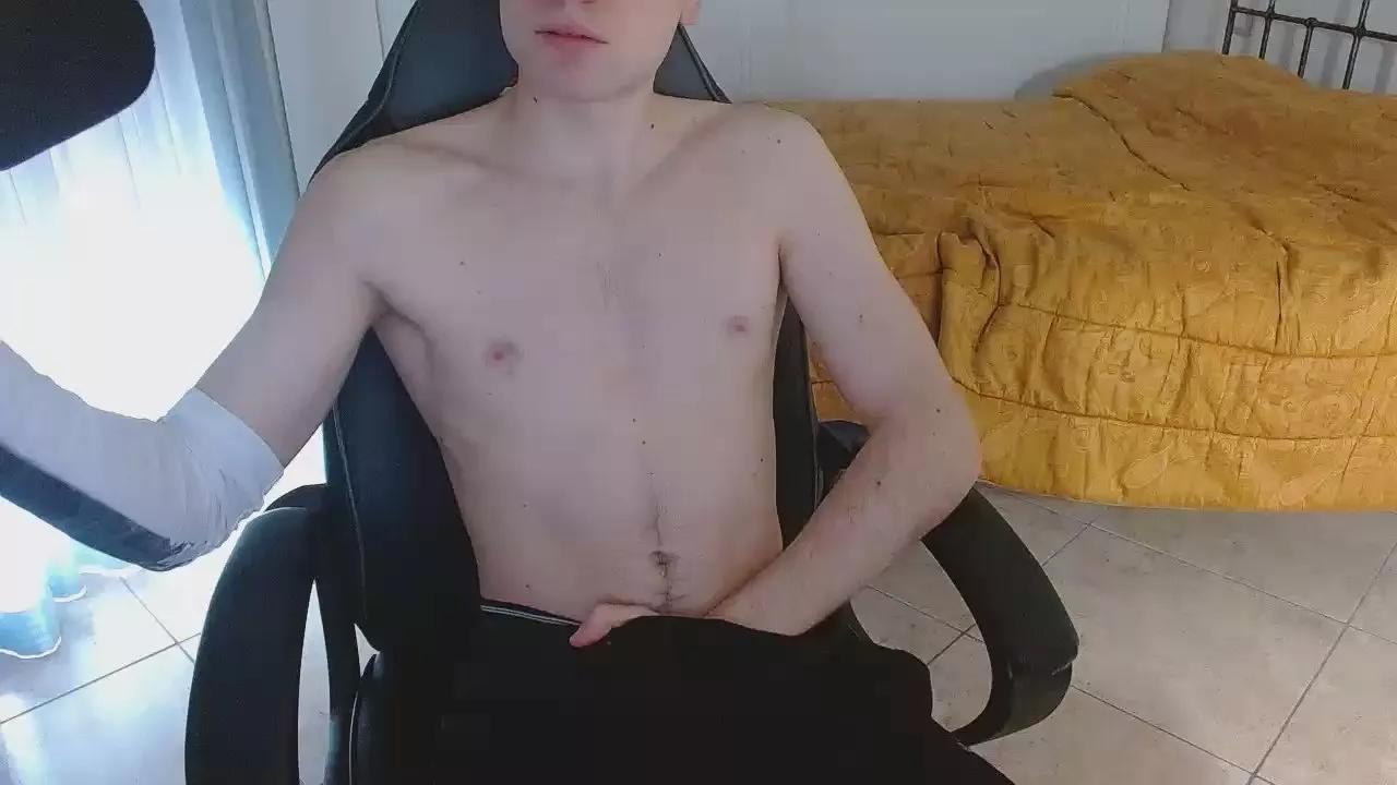 FitBoywow on Cam4 