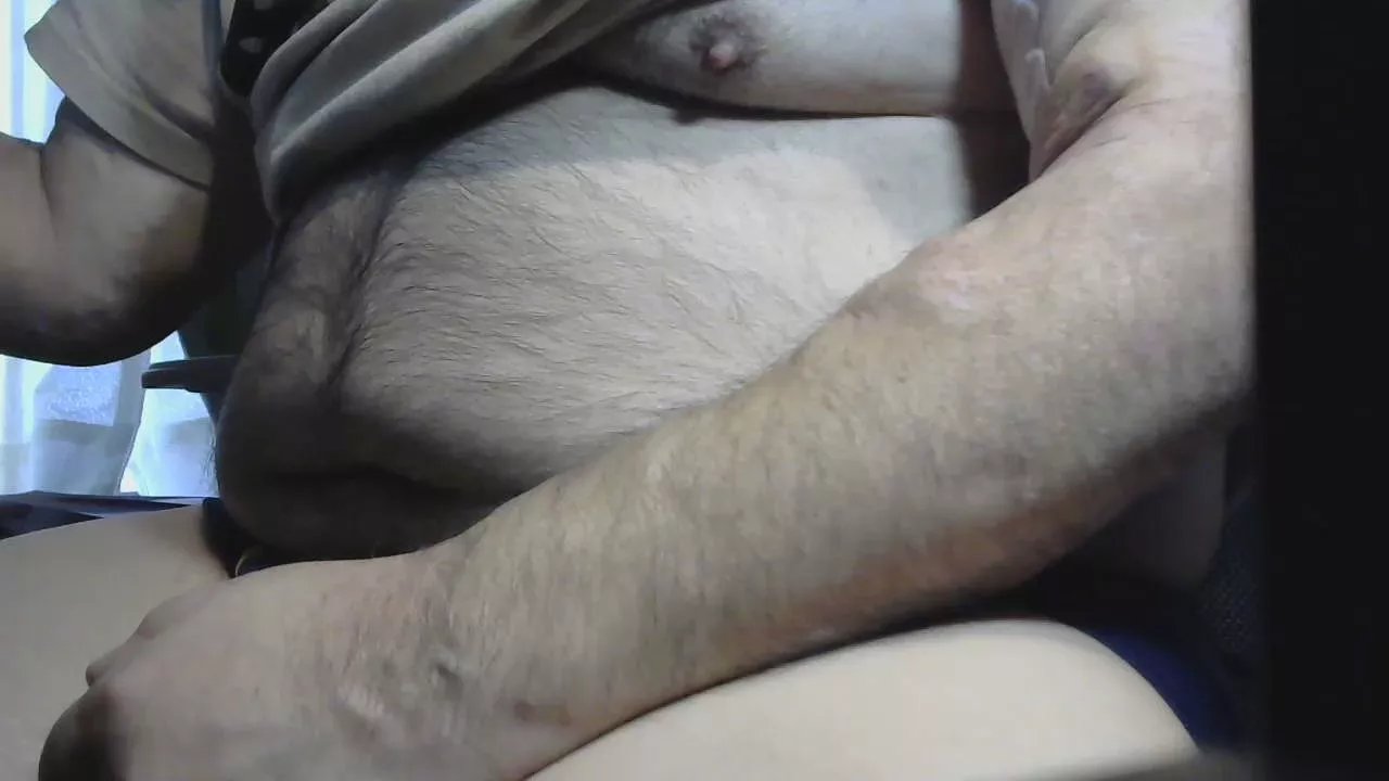 Offline fluffbearr on Cam4