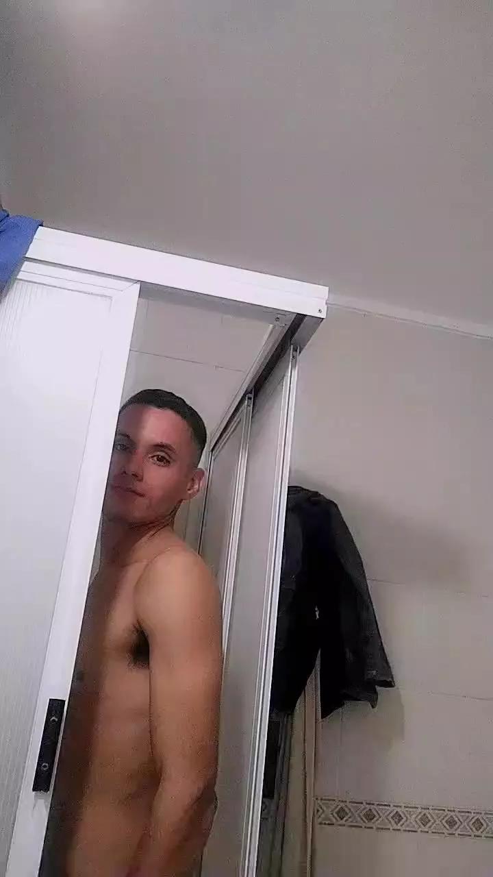 Franconicolas30 on Cam4 