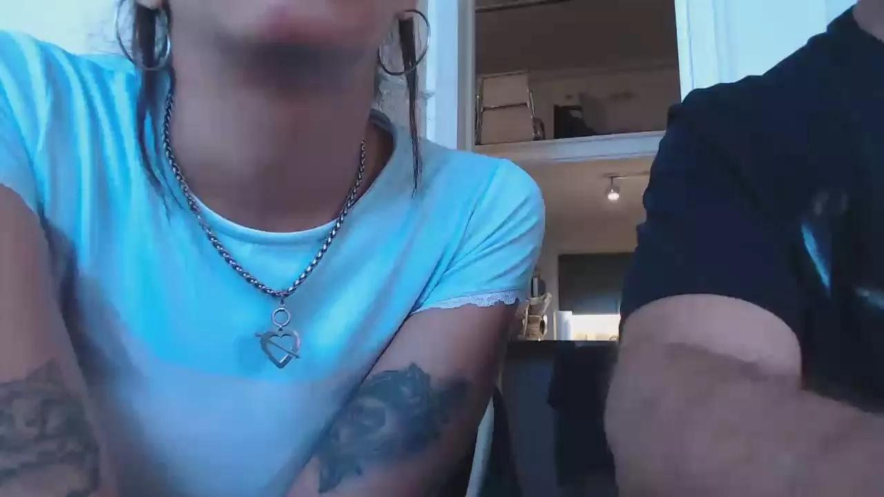 friendswithbn1 on Cam4 