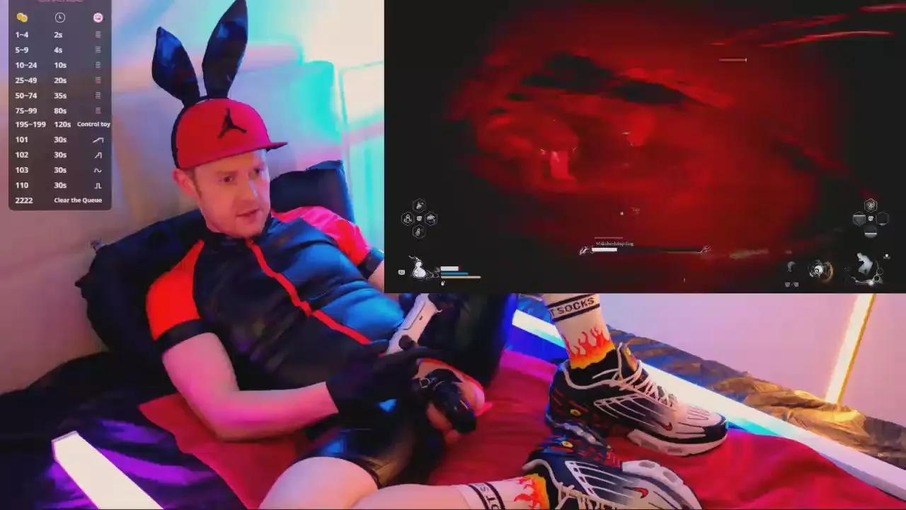 Fucthebitch on Cam4 