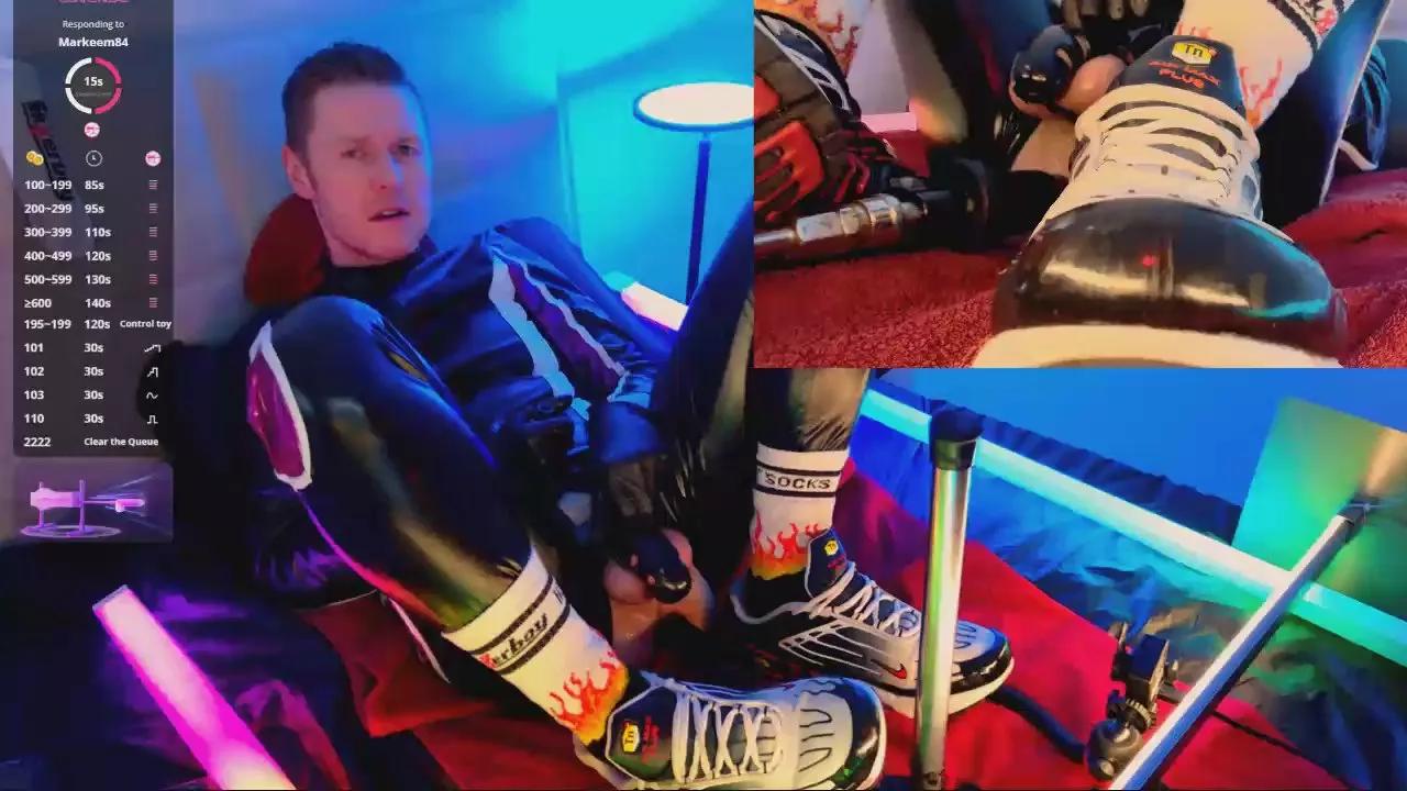Fucthebitch on Cam4 