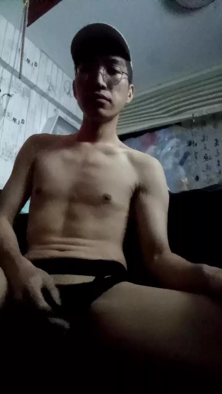 FunwmboG on Cam4 