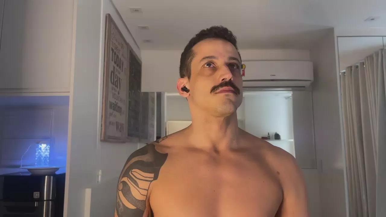 GATOXXLBR on Cam4 