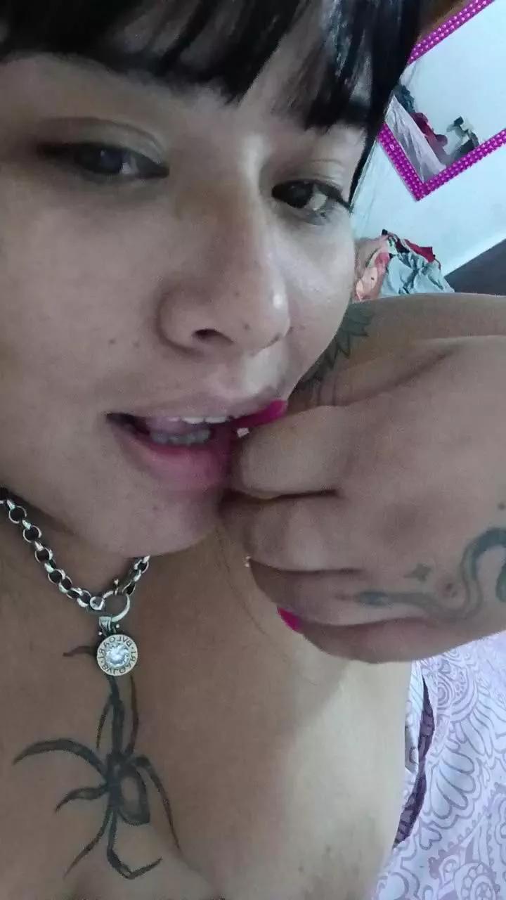 geminniana23hot on Cam4 