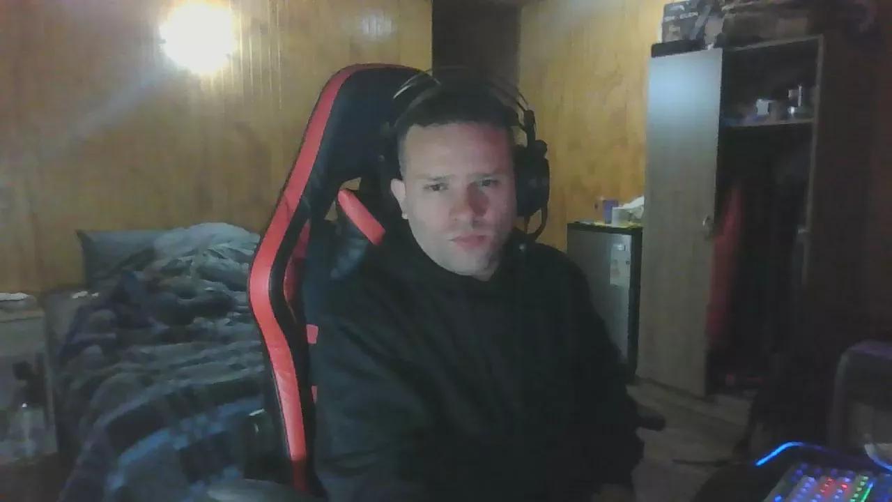 Giingz22 on Cam4 