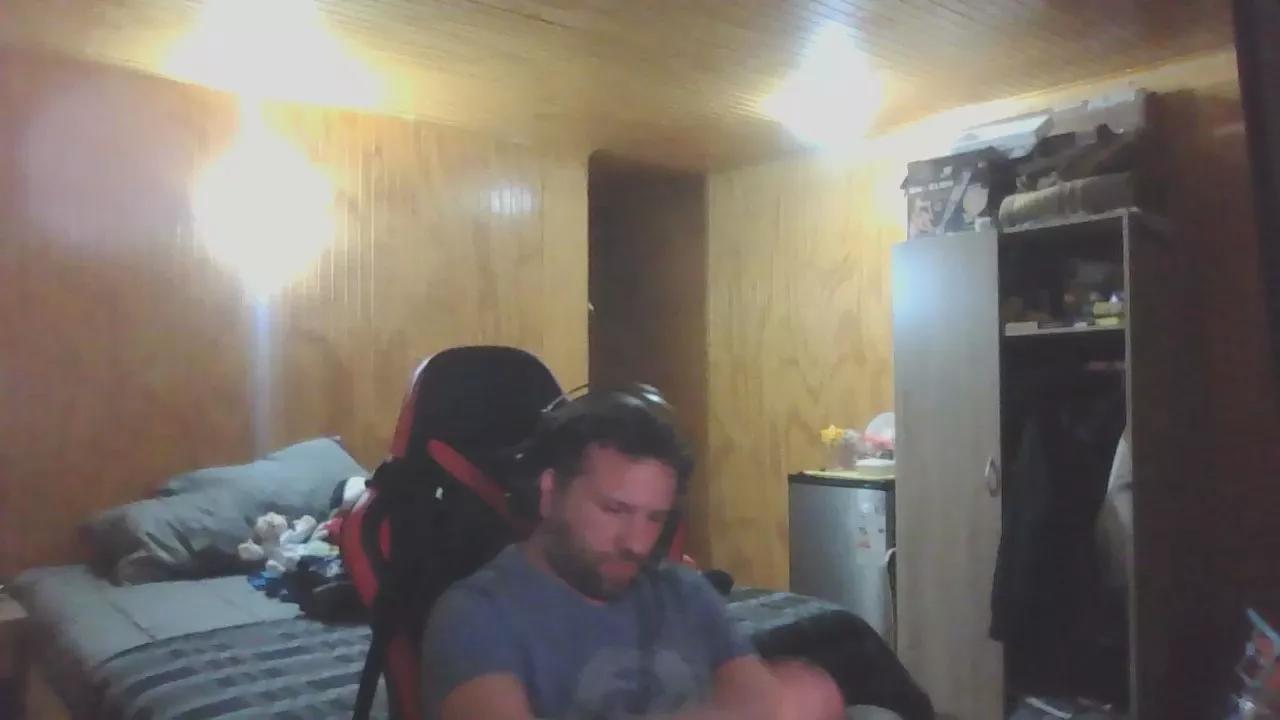 Giingz22 on Cam4 