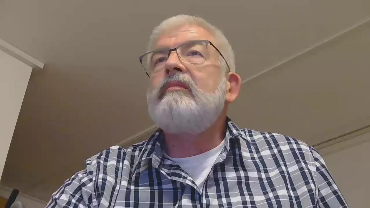 goatee_LA on Cam4 