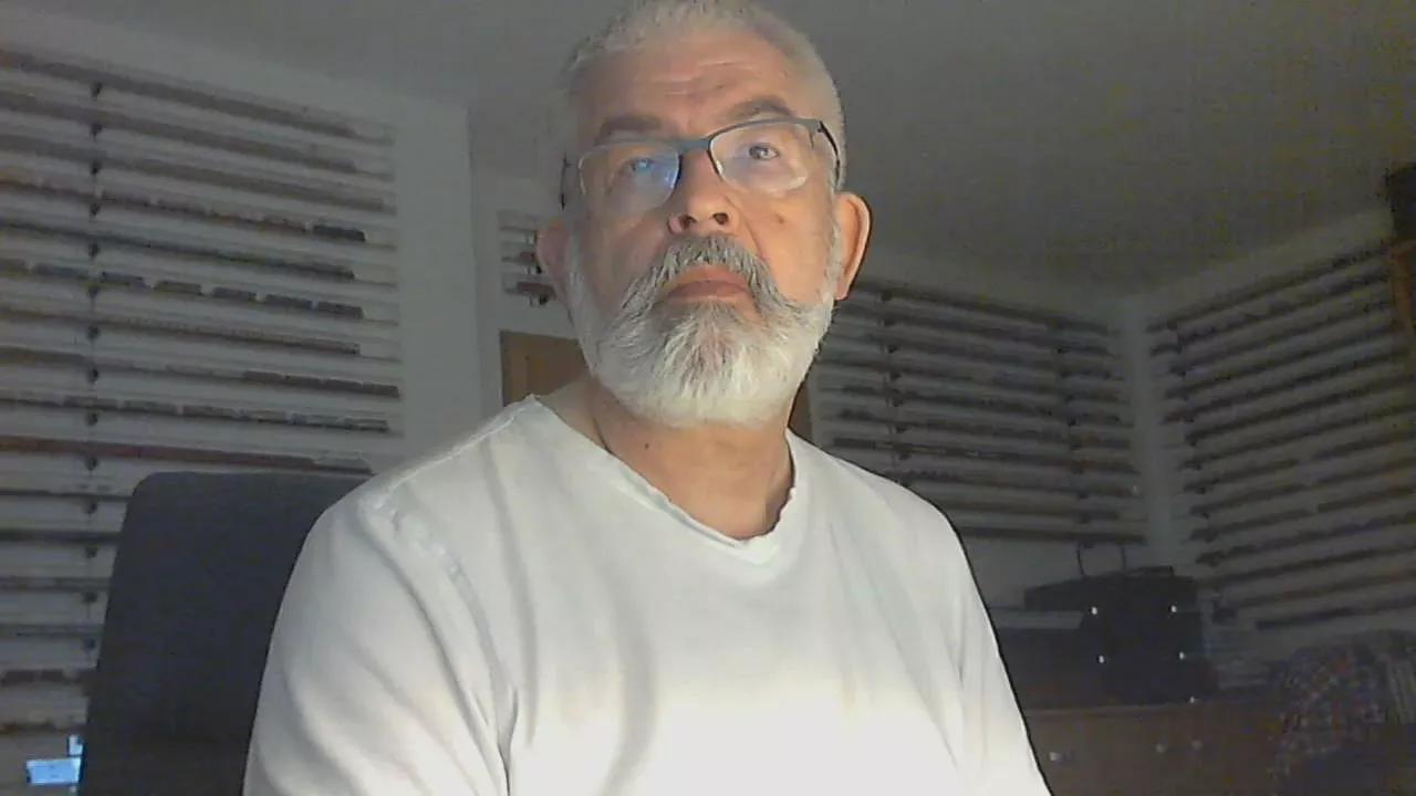 goatee_LA on Cam4 